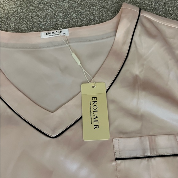 *NWT* Ekouaer Pink Pajama Set - Picture 2 of 2